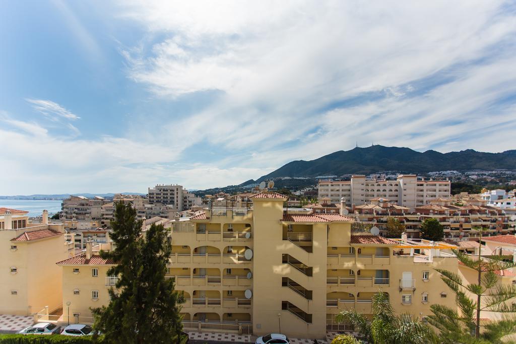 Apartamento Playaquebrada Apartment Беналмадена Екстериор снимка